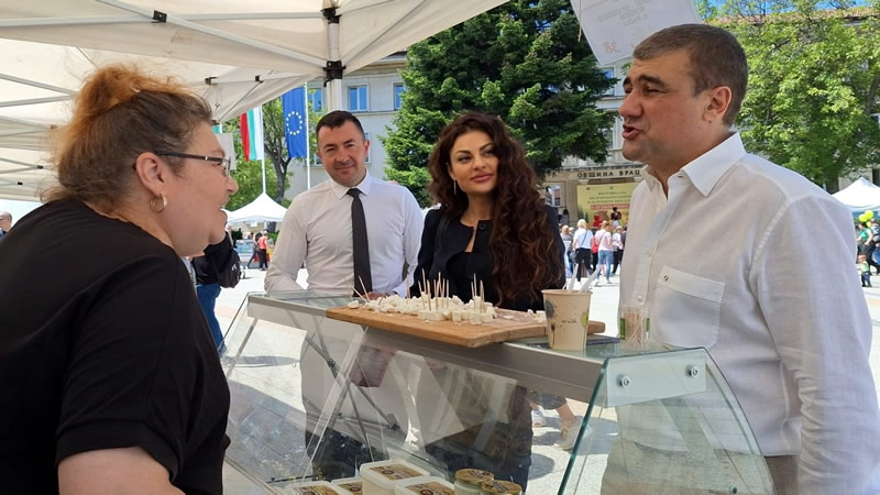 Ива Иванова участва в откриването на първия Фестивал на българското сирене и млечни продукти „От пиле мляко“