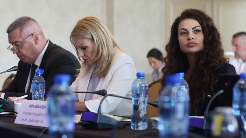 Изпълнителният директор на ДФЗ Ива Иванова: Всички системи в ДФЗ се адаптират за работа в единната европейска валута