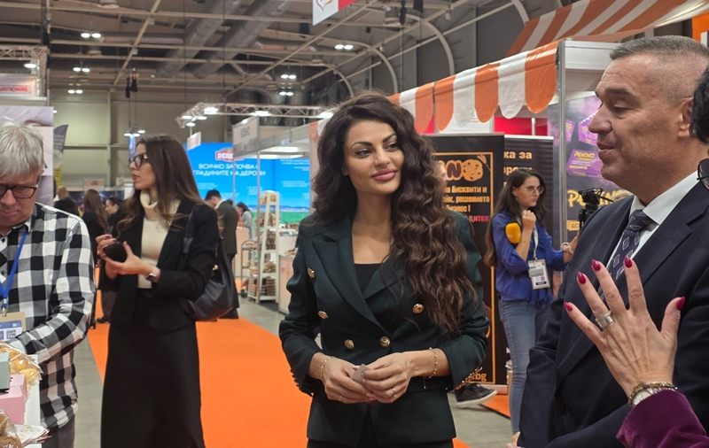 Ива Иванова присъства на церемония по освещаване на хляба -3